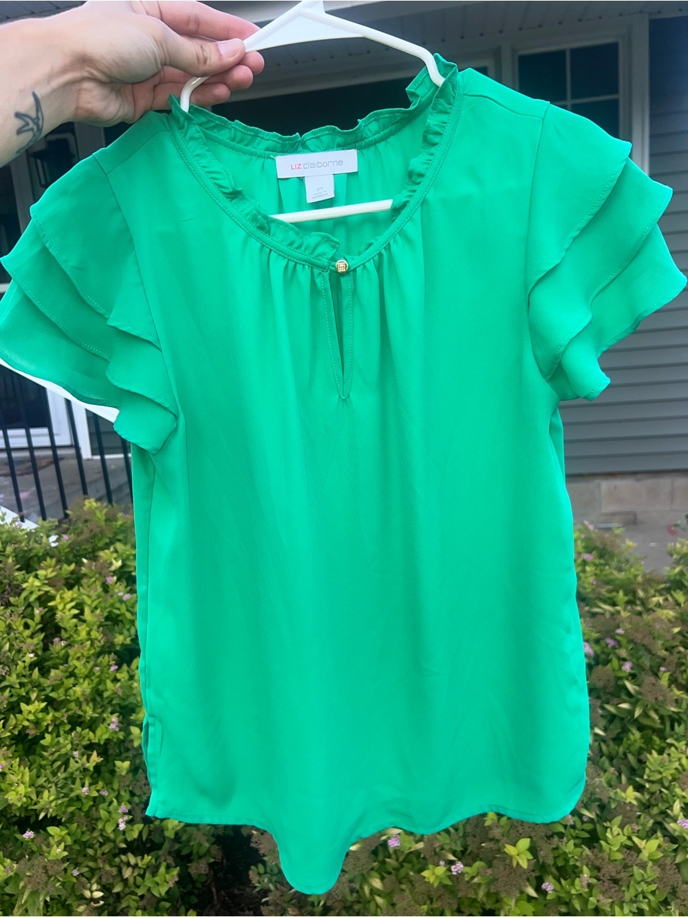 Liz Claiborne Kelly Green Tiered Ruffle Sleeve Blouse XS Keyhole Neck